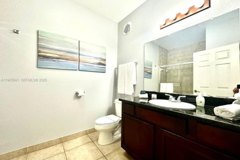 Купить кондоминиум в Киссимми, Флорида 6 комнат, 115.57м2, № 2089060 - фото 20