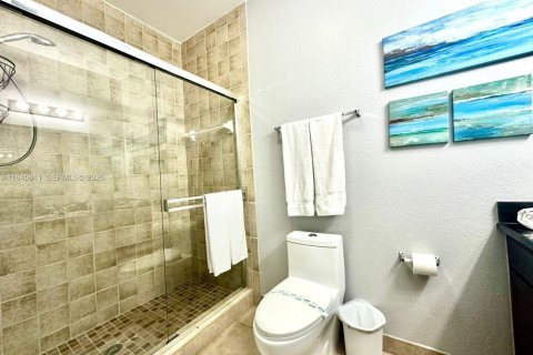 Купить кондоминиум в Киссимми, Флорида 6 комнат, 115.57м2, № 2089060 - фото 19
