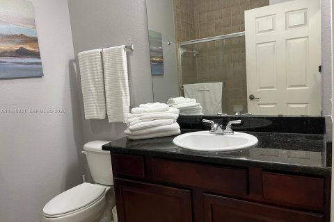 Купить кондоминиум в Киссимми, Флорида 6 комнат, 115.57м2, № 2089060 - фото 25