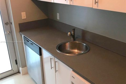 Купить кондоминиум в Майами-Бич, Флорида 45.99м2, № 1958723 - фото 8