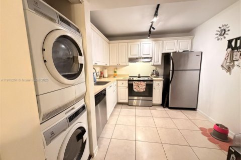 Copropriété à vendre à Plantation, Floride: 2 chambres, 98.48 m2 № 1966425 - photo 1