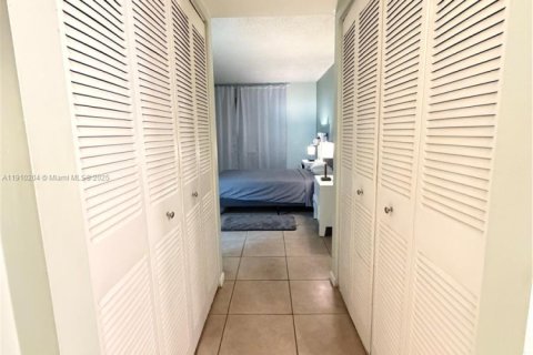 Copropriété à vendre à Plantation, Floride: 2 chambres, 98.48 m2 № 1966425 - photo 15