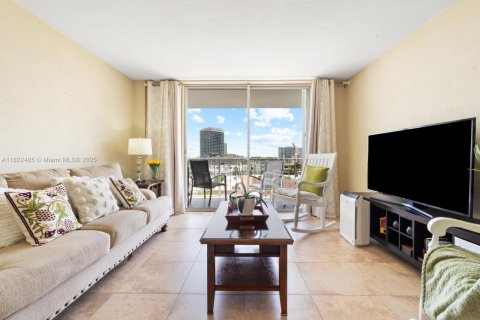 Condo in Miami Beach, Florida, 1 bedroom  № 1787109 - photo 20