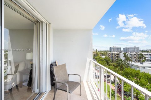 Condo in Miami Beach, Florida, 1 bedroom  № 1787109 - photo 27