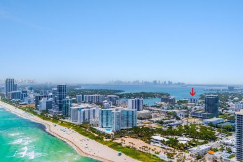 Condo in Miami Beach, Florida, 1 bedroom  № 1787109 - photo 2