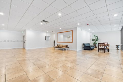 Condo in Miami Beach, Florida, 1 bedroom  № 1787109 - photo 8
