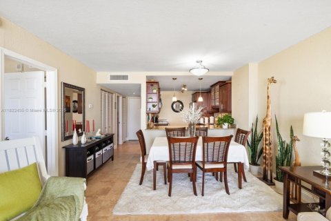 Condo in Miami Beach, Florida, 1 bedroom  № 1787109 - photo 18