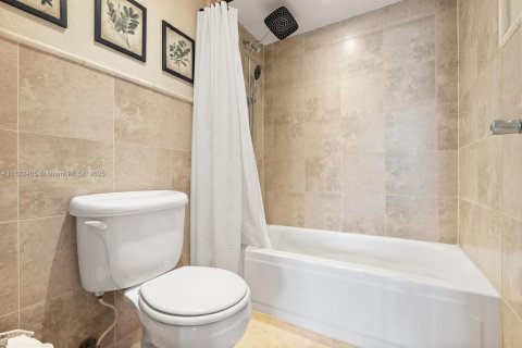 Condo in Miami Beach, Florida, 1 bedroom  № 1787109 - photo 24