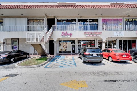 Commercial property in Miami, Florida № 1737726 - photo 26