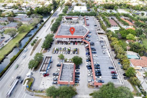 Commercial property in Miami, Florida № 1737726 - photo 18