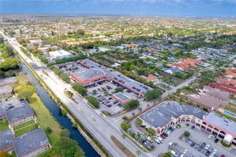 Commercial property in Miami, Florida № 1737726 - photo 25