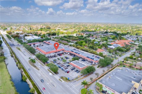 Commercial property in Miami, Florida № 1737726 - photo 17