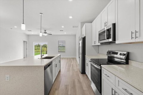 House in Indian lake estates, Florida 4 bedrooms, 175.68 sq.m. № 2228017 - photo 8