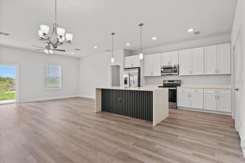 House in Indian lake estates, Florida 4 bedrooms, 175.68 sq.m. № 2228017 - photo 6