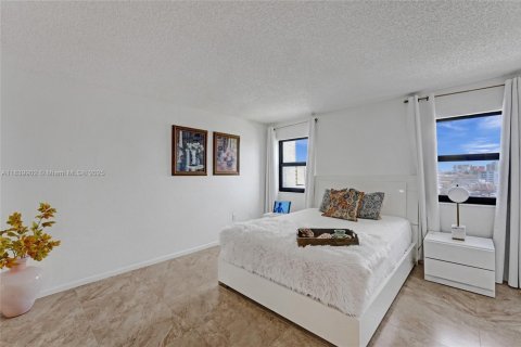 Condo in Hollywood, Florida, 2 bedrooms  № 1830943 - photo 20