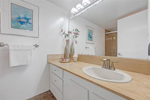 Condo in Hollywood, Florida, 2 bedrooms  № 1830943 - photo 26