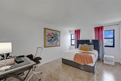 Condo in Hollywood, Florida, 2 bedrooms  № 1830943 - photo 29