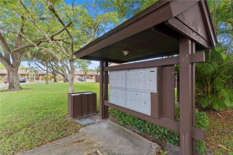 Casa en venta en Pembroke Pines, Florida, 2 dormitorios, 111.11 m2 № 1891887 - foto 29