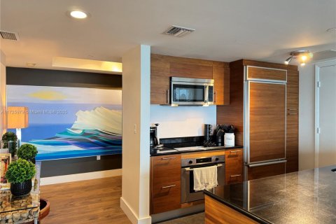 Condominio en venta en Miami, Florida, 3 dormitorios, 166.2 m2 № 1959298 - foto 9