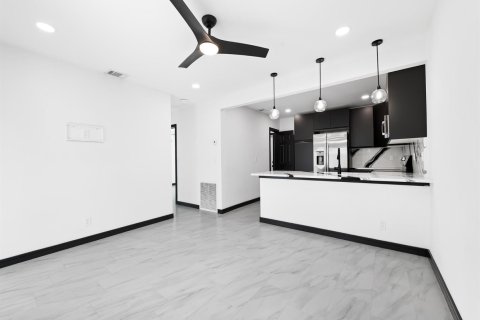 Apartment in Fort Lauderdale, Florida 2 bedrooms, 74.69 sq.m. № 2182866 - photo 6