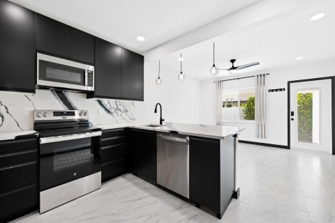 Apartment in Fort Lauderdale, Florida 2 bedrooms, 74.69 sq.m. № 2182866 - photo 7