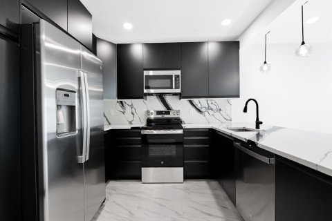 Apartment in Fort Lauderdale, Florida 2 bedrooms, 74.69 sq.m. № 2182866 - photo 13