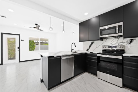 Apartment in Fort Lauderdale, Florida 2 bedrooms, 74.69 sq.m. № 2182866 - photo 24