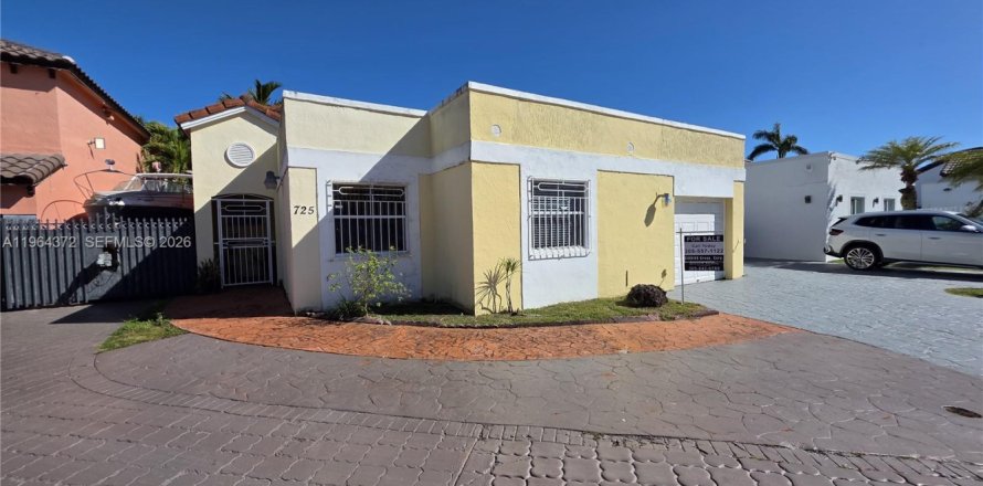 Дом в Майами, Флорида 3 спальни, 118.26м2 № 2026776