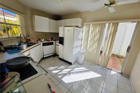 Купить виллу или дом в Майами, Флорида 3 спальни, 118.26м2, № 2026776 - фото 15