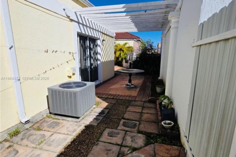 Купить виллу или дом в Майами, Флорида 3 спальни, 118.26м2, № 2026776 - фото 18