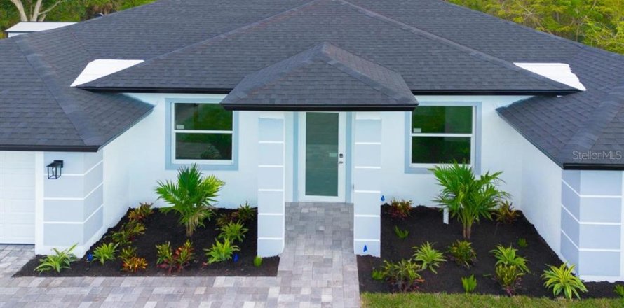 Villa ou maison à Englewood, Floride 4 chambres, 165.83 m2 № 1791567