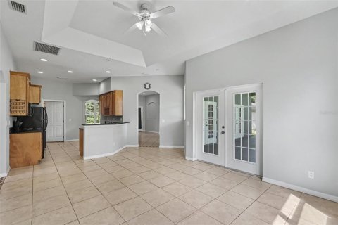 Villa ou maison à vendre à Palm Bay, Floride: 3 chambres, 157.75 m2 № 2427165 - photo 12