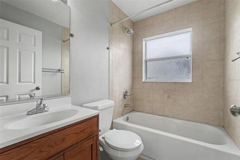Villa ou maison à vendre à Palm Bay, Floride: 3 chambres, 157.75 m2 № 2427165 - photo 17