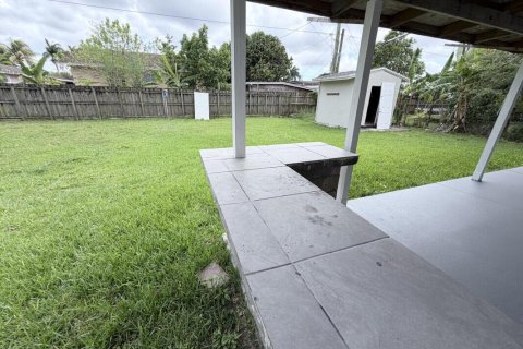 House in Homestead, Florida 3 bedrooms, 109.16 sq.m. № 2193068 - photo 12