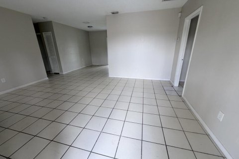 House in Homestead, Florida 3 bedrooms, 109.16 sq.m. № 2193068 - photo 4