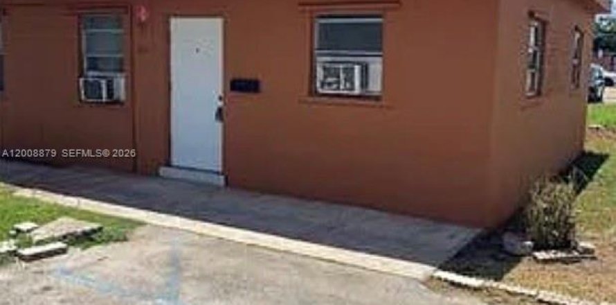 Immobilier commercial à Homestead, Floride 106.84 m2 № 2170951