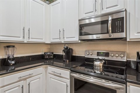 Condo in Davenport, Florida, 3 bedrooms № 2229876 - photo 15