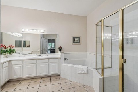 Condo in Davenport, Florida, 3 bedrooms № 2229876 - photo 23