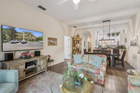 Condo in Davenport, Florida, 3 bedrooms № 2229876 - photo 10