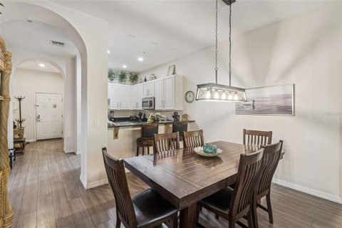 Condo in Davenport, Florida, 3 bedrooms № 2229876 - photo 12