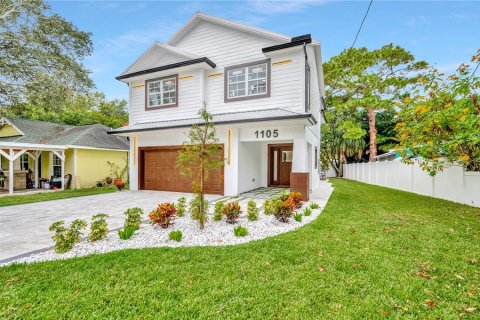 House in Safety Harbor, Florida 4 bedrooms, 268.49 sq.m. № 1349577 - photo 7