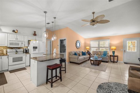 Villa ou maison à vendre à The Villages, Floride: 3 chambres, 141.86 m2 № 1913518 - photo 13