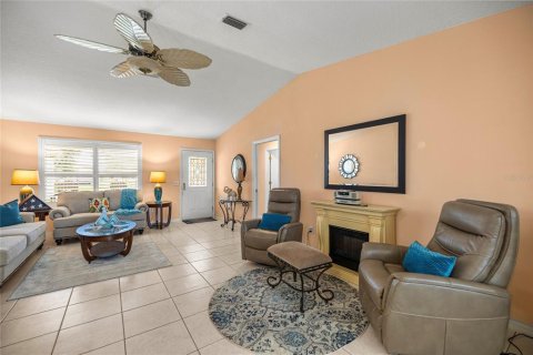 Casa en venta en The Villages, Florida, 3 dormitorios, 141.86 m2 № 1913518 - foto 10