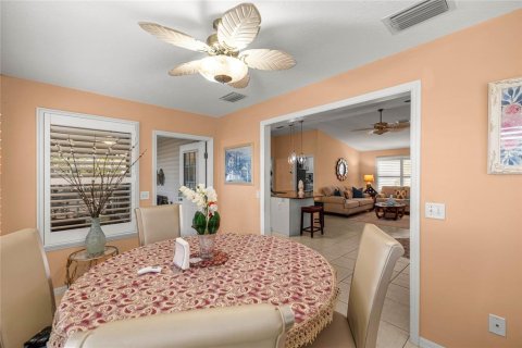 Casa en venta en The Villages, Florida, 3 dormitorios, 141.86 m2 № 1913518 - foto 15