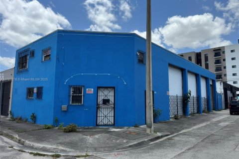 Immobilier commercial à vendre à Miami, Floride № 1709236 - photo 1