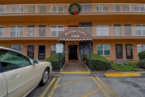 Condominio en venta en Kenneth City, Florida, 1 dormitorio, 80.82 m2 № 1565982 - foto 23