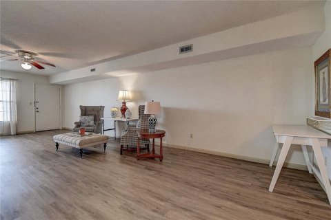 Condominio en venta en Kenneth City, Florida, 1 dormitorio, 80.82 m2 № 1565982 - foto 8