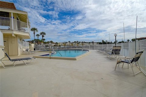 Condominio en venta en Kenneth City, Florida, 1 dormitorio, 80.82 m2 № 1565982 - foto 20