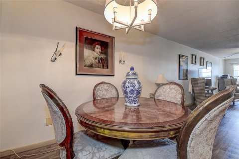 Condominio en venta en Kenneth City, Florida, 1 dormitorio, 80.82 m2 № 1565982 - foto 26