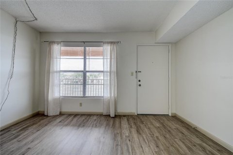 Condominio en venta en Kenneth City, Florida, 1 dormitorio, 80.82 m2 № 1565982 - foto 29